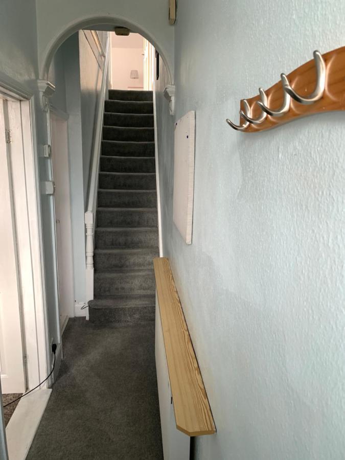 Lovely City Town House With Free Parking Sleeps 2 To 6 Guests York Bagian luar foto
