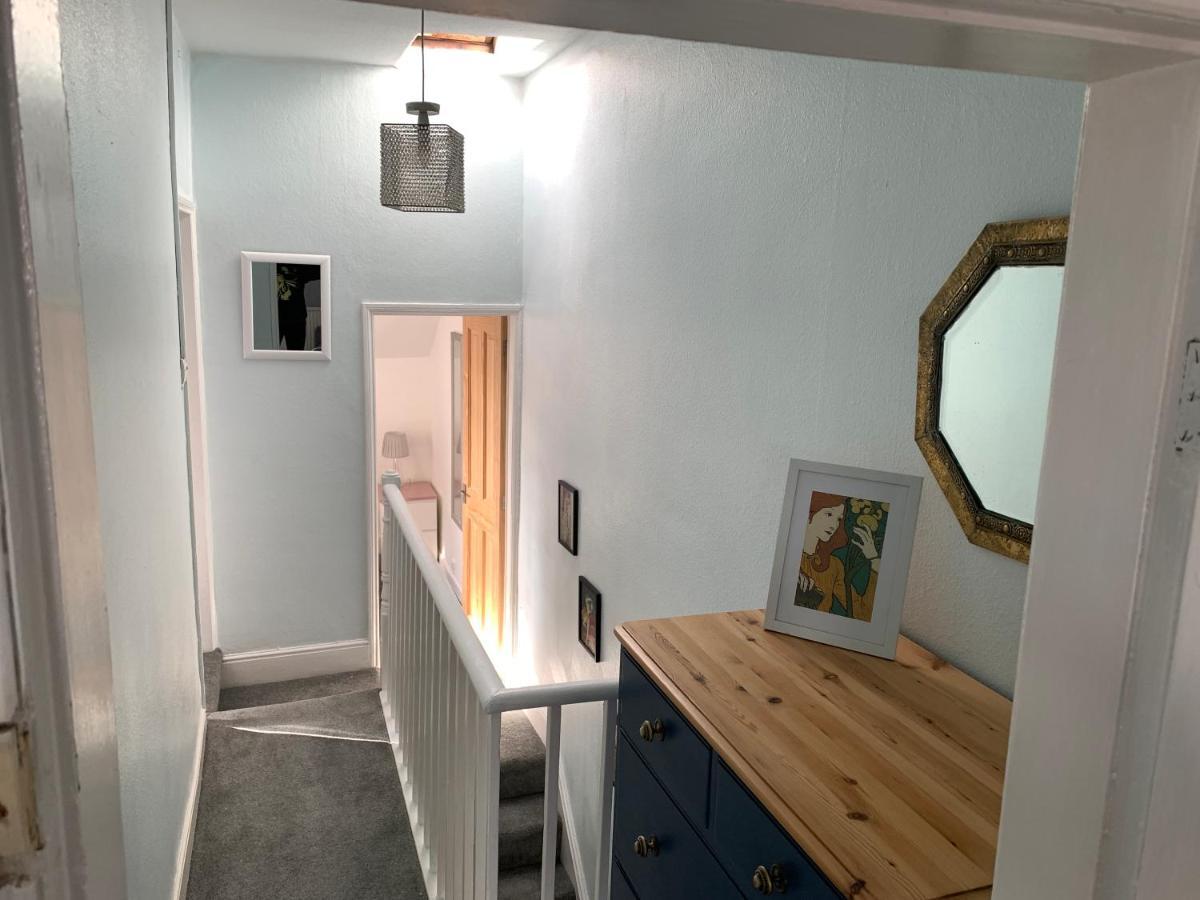 Lovely City Town House With Free Parking Sleeps 2 To 6 Guests York Bagian luar foto