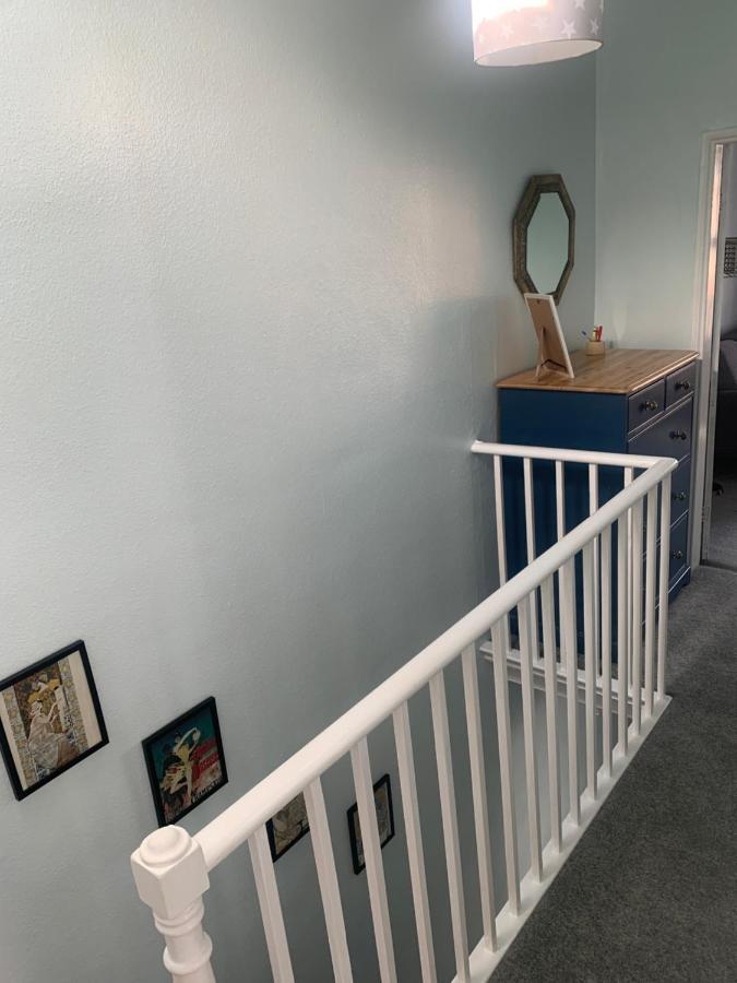 Lovely City Town House With Free Parking Sleeps 2 To 6 Guests York Bagian luar foto