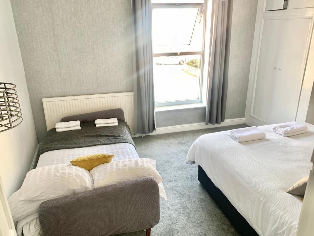 Lovely City Town House With Free Parking Sleeps 2 To 6 Guests York Bagian luar foto