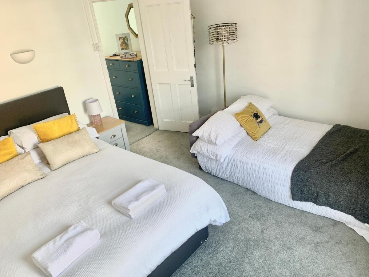Lovely City Town House With Free Parking Sleeps 2 To 6 Guests York Bagian luar foto