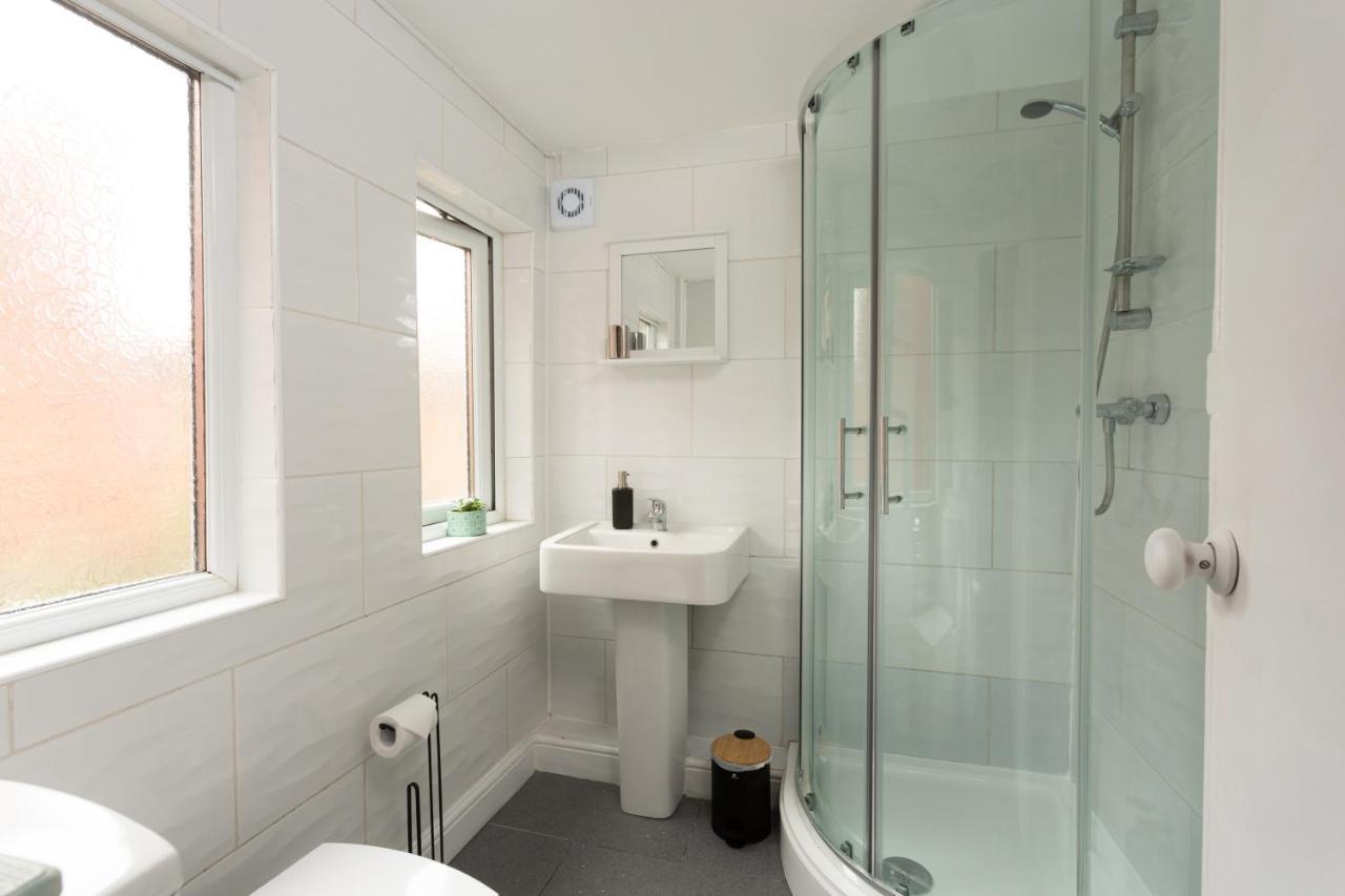 Lovely City Town House With Free Parking Sleeps 2 To 6 Guests York Bagian luar foto