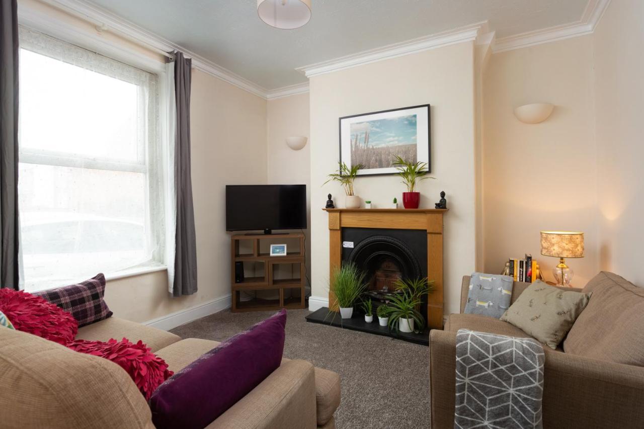 Lovely City Town House With Free Parking Sleeps 2 To 6 Guests York Bagian luar foto
